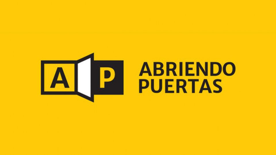 Abriendo Puertas / Opening Doors